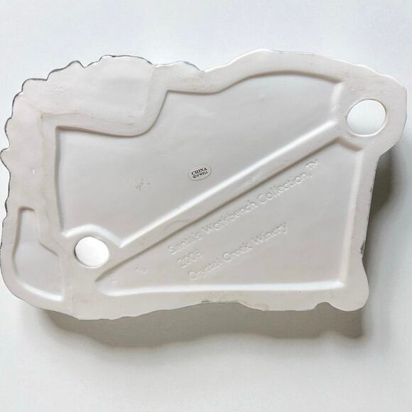 Santa’s Workbench Crystal Creek Winery Porcelain Village House Lighted 2003 - Picture 9 of 15